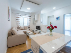Apartments Lucija - Two Bedroom Apartment with Balcony and Sea View